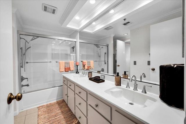 2700 Lawrence Crossley Road 83, Palm Springs, CA 92264