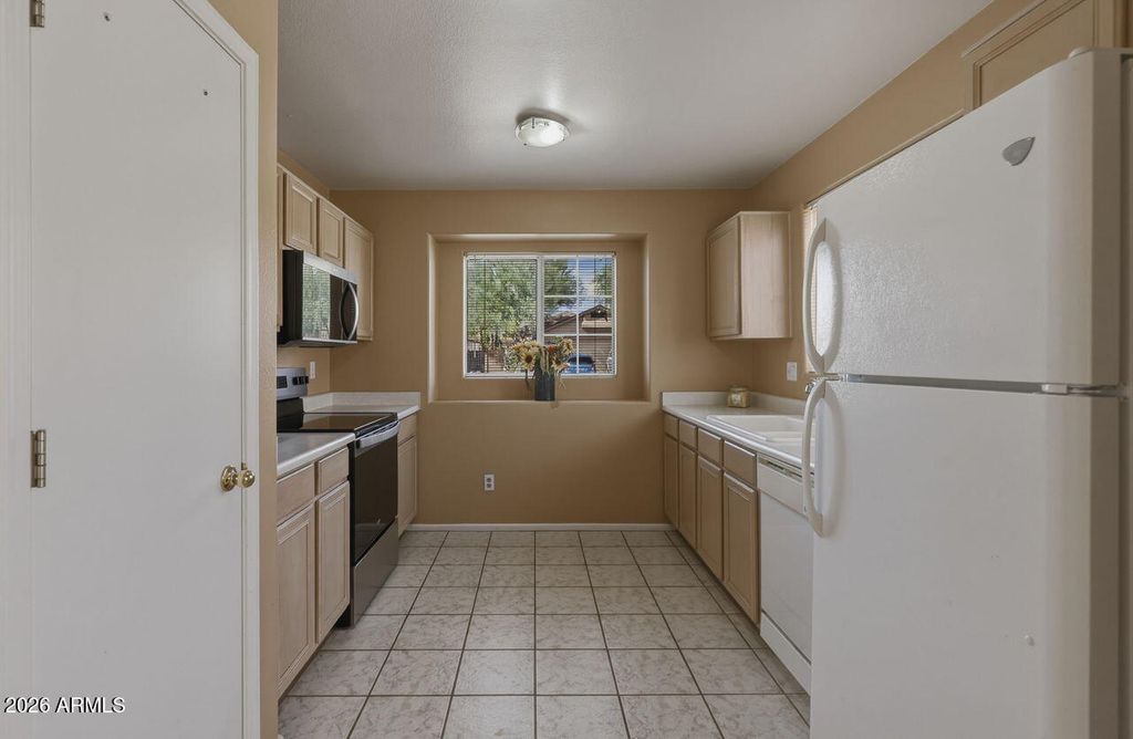 4053 W Villa Linda Drive, Glendale, AZ 85310 — photo 2