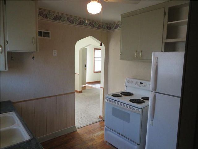 4 E Virginia Street, Paola, KS 66071