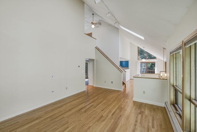 15 Ladyslipper Cir, Amherst, MA 01002