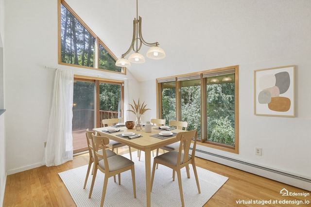 15 Ladyslipper Cir, Amherst, MA 01002