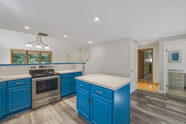 15 Ladyslipper Cir, Amherst, MA 01002