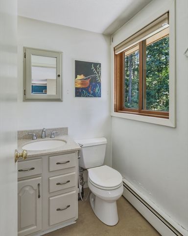 15 Ladyslipper Cir, Amherst, MA 01002