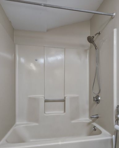 15 Ladyslipper Cir, Amherst, MA 01002