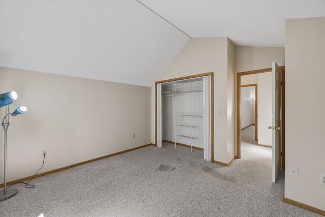 15 Ladyslipper Cir, Amherst, MA 01002
