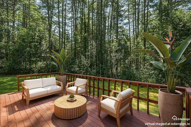 15 Ladyslipper Cir, Amherst, MA 01002