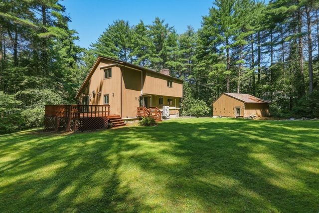 15 Ladyslipper Cir, Amherst, MA 01002