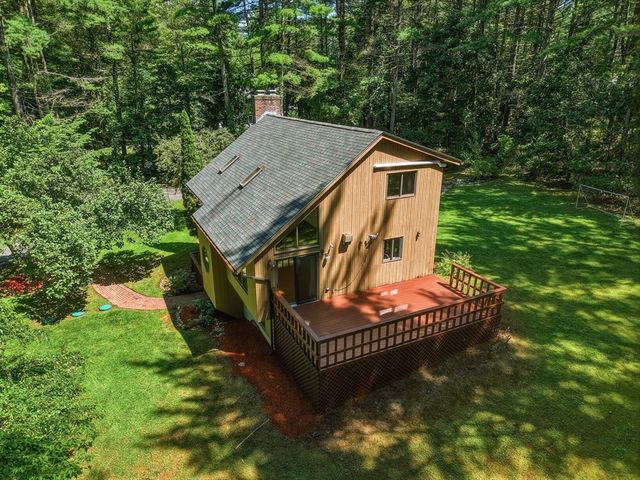 15 Ladyslipper Cir, Amherst, MA 01002