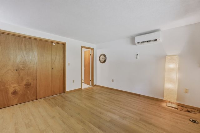 15 Ladyslipper Cir, Amherst, MA 01002