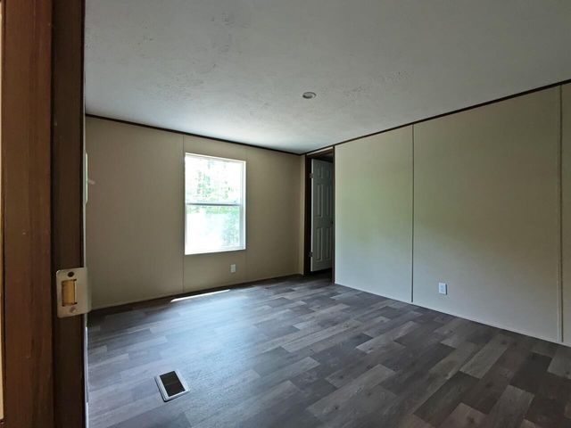 321 Lakeside Drive, Graysville, TN 37338