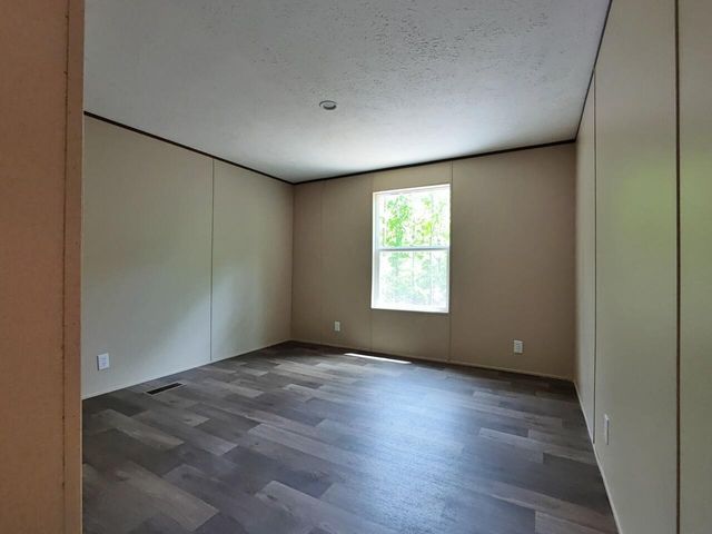 321 Lakeside Drive, Graysville, TN 37338