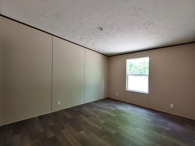 321 Lakeside Drive, Graysville, TN 37338