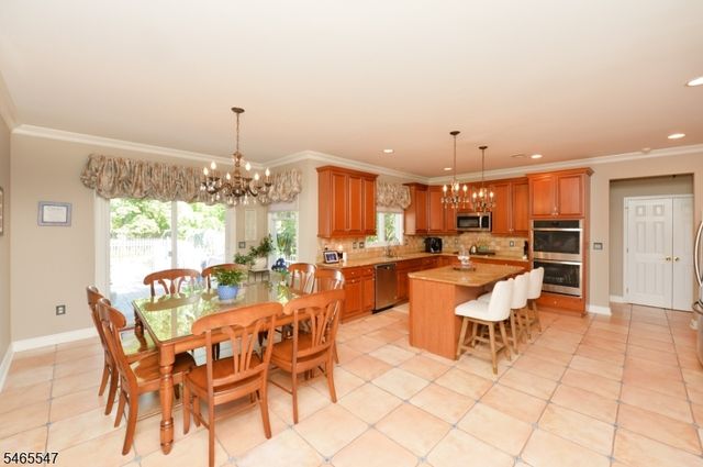 3 Bayberry Ln, North Haledon Boro, NJ 07508