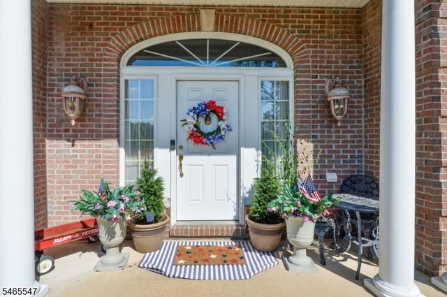 3 Bayberry Ln, North Haledon Boro, NJ 07508