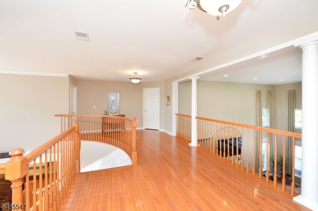 3 Bayberry Ln, North Haledon Boro, NJ 07508