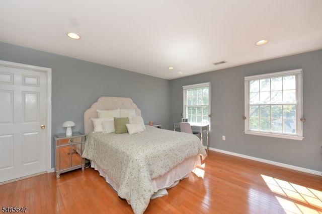 3 Bayberry Ln, North Haledon Boro, NJ 07508