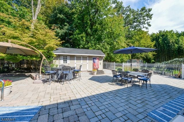 3 Bayberry Ln, North Haledon Boro, NJ 07508