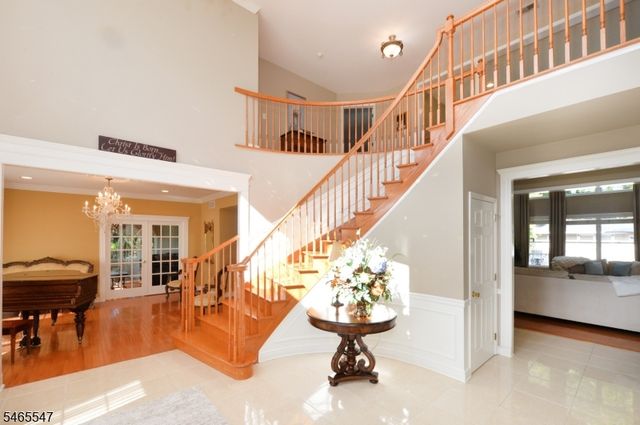 3 Bayberry Ln, North Haledon Boro, NJ 07508