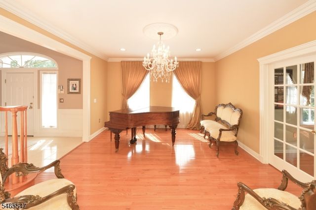 3 Bayberry Ln, North Haledon Boro, NJ 07508