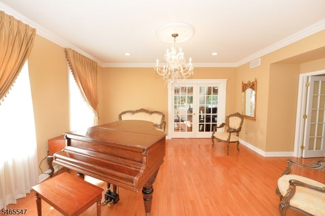 3 Bayberry Ln, North Haledon Boro, NJ 07508