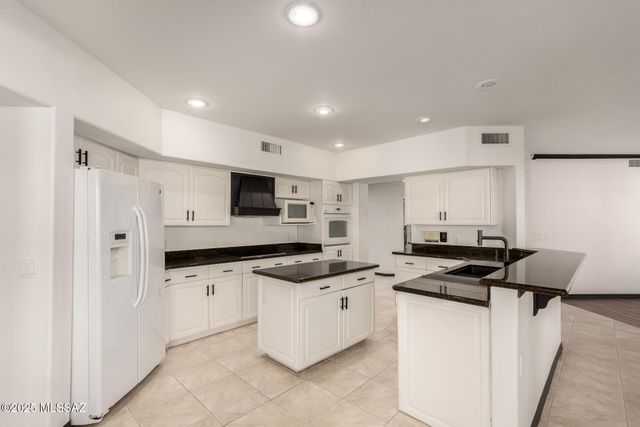 2438 N Forest Circle, Mesa, AZ 85203