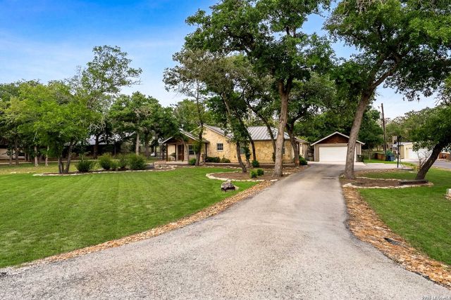 552 Jacobs Ln, La Vernia, TX 78121