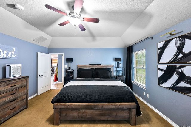 552 Jacobs Ln, La Vernia, TX 78121
