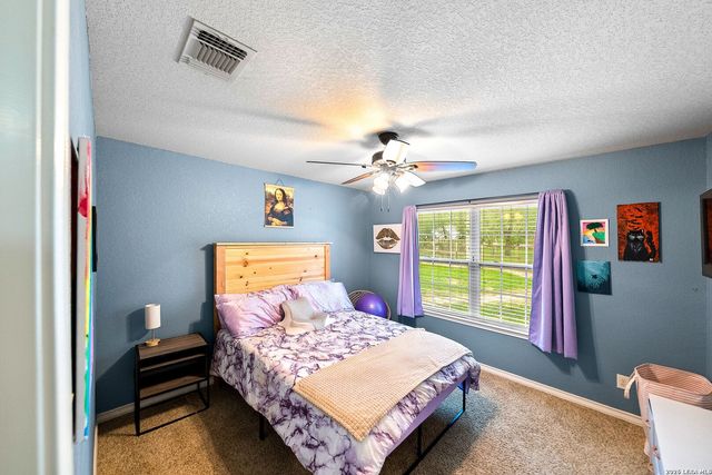 552 Jacobs Ln, La Vernia, TX 78121