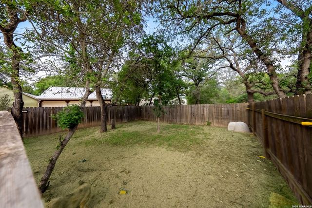 552 Jacobs Ln, La Vernia, TX 78121