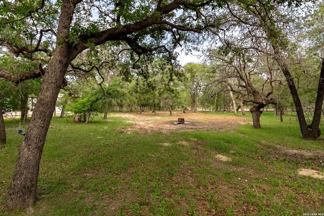 552 Jacobs Ln, La Vernia, TX 78121