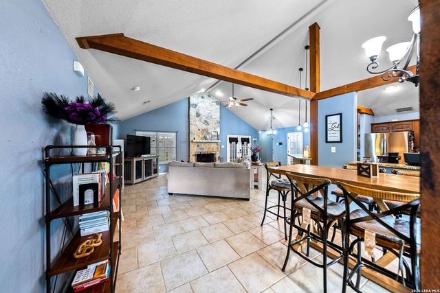 552 Jacobs Ln, La Vernia, TX 78121