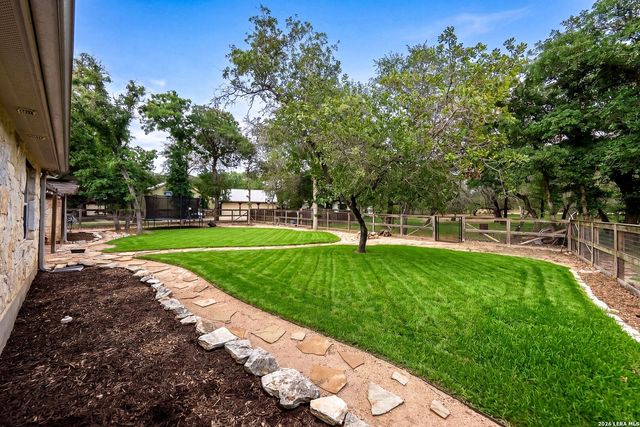 552 Jacobs Ln, La Vernia, TX 78121