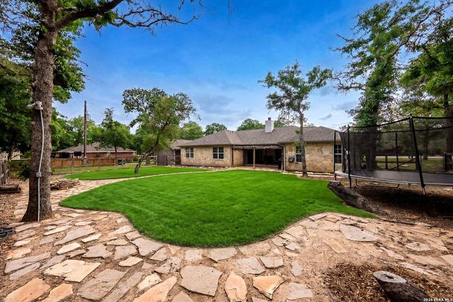 552 Jacobs Ln, La Vernia, TX 78121