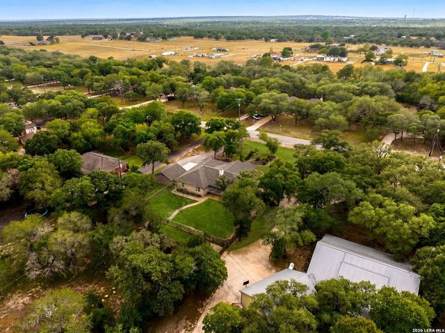 552 Jacobs Ln, La Vernia, TX 78121