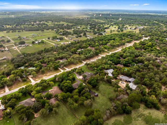 552 Jacobs Ln, La Vernia, TX 78121