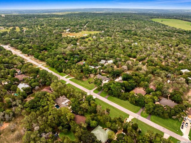 552 Jacobs Ln, La Vernia, TX 78121