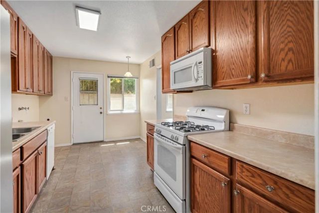 43736 Fern, Lancaster, CA 93534