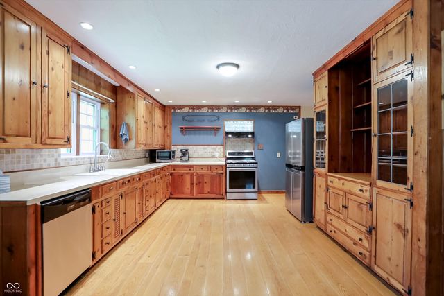 8644 S Addison Avenue, Knightstown, IN 46148