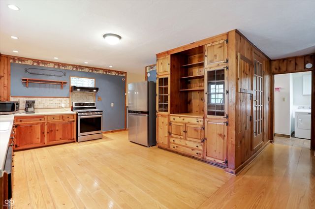 8644 S Addison Avenue, Knightstown, IN 46148