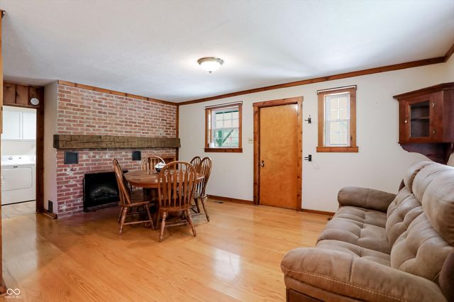 8644 S Addison Avenue, Knightstown, IN 46148