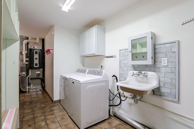 8644 S Addison Avenue, Knightstown, IN 46148