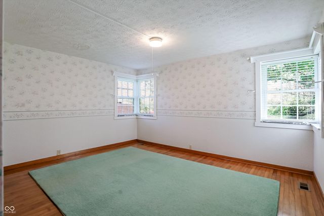 8644 S Addison Avenue, Knightstown, IN 46148