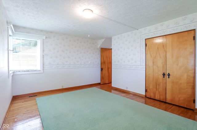 8644 S Addison Avenue, Knightstown, IN 46148