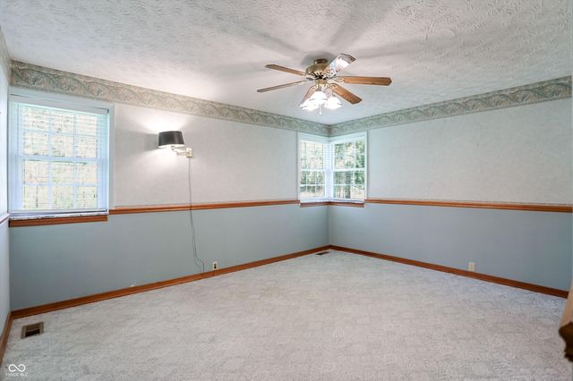 8644 S Addison Avenue, Knightstown, IN 46148