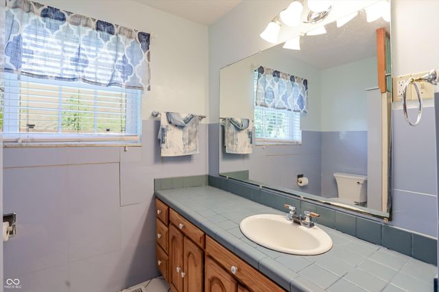 8644 S Addison Avenue, Knightstown, IN 46148