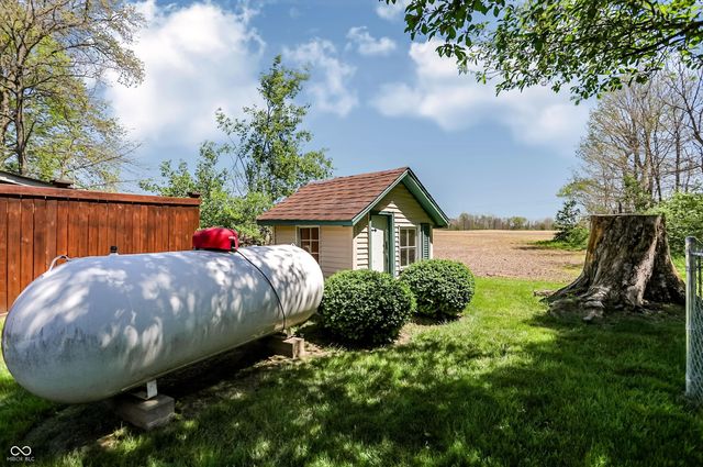 8644 S Addison Avenue, Knightstown, IN 46148