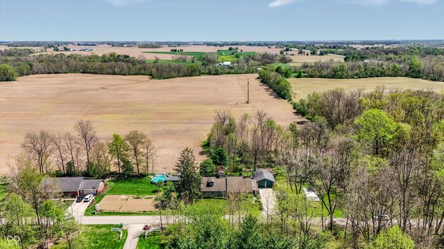 8644 S Addison Avenue, Knightstown, IN 46148