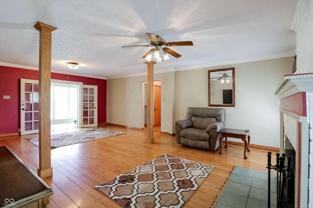 8644 S Addison Avenue, Knightstown, IN 46148
