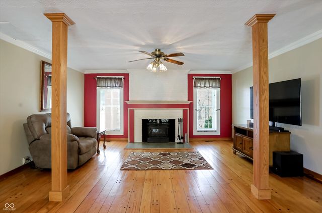 8644 S Addison Avenue, Knightstown, IN 46148