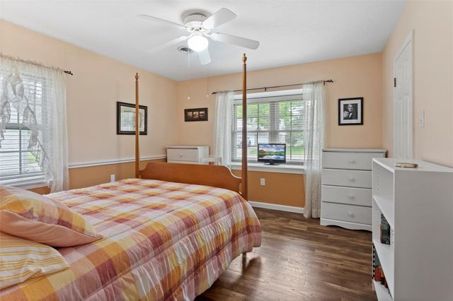 131 S Highland Terrace, League City, TX 77573